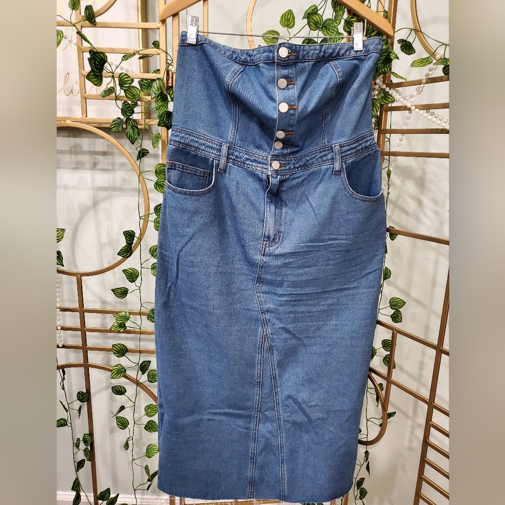 Denim Strapless Dress with button-Up Detail